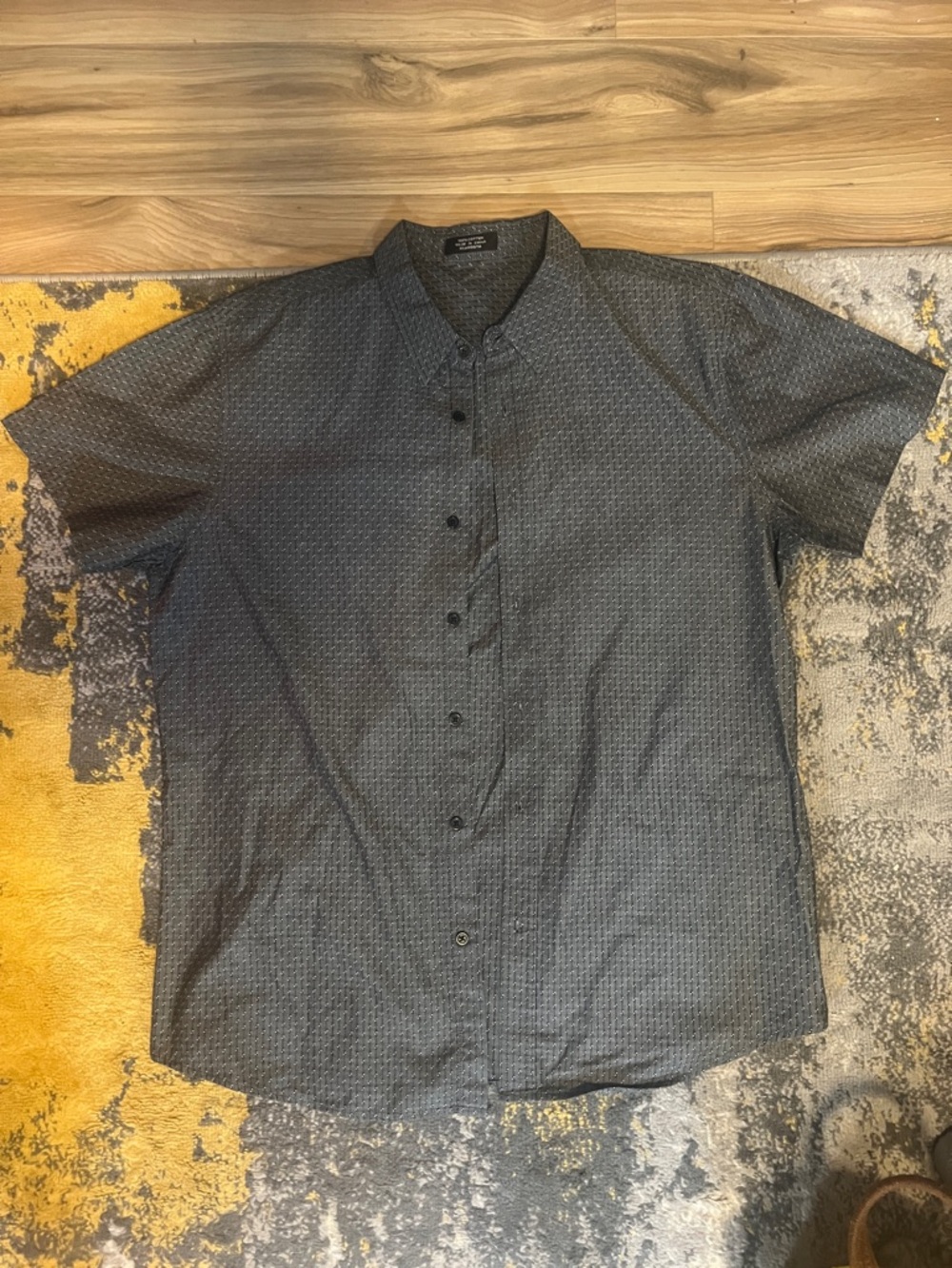 Men's Short Sleeve Button-Up Cotton Shirt in Dark Charcoal